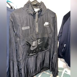 Nike Men’s Retro 1/4 Zip Windbreaker